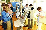 Multimedia-Einsatz an den Messestnden